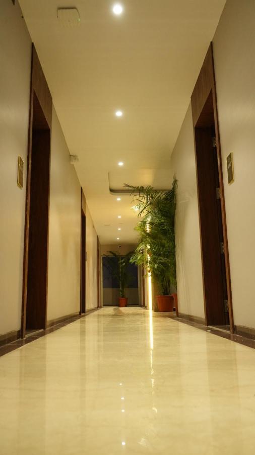 Alaukik Hotel Shirdi Exteriör bild