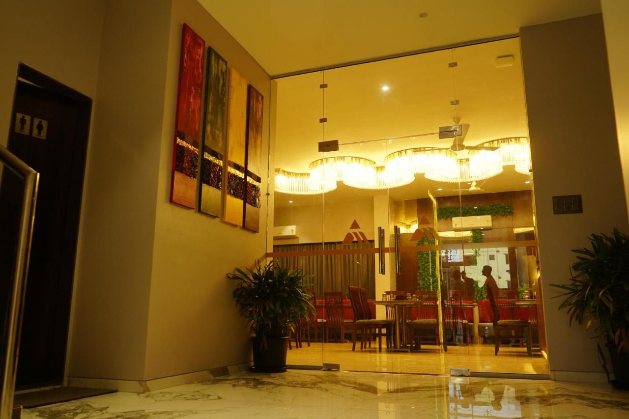 Alaukik Hotel Shirdi Exteriör bild
